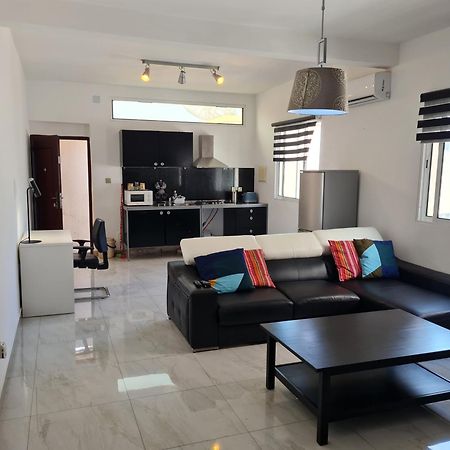 Lovely 1-Bed Apartment In Luanda Exterior foto